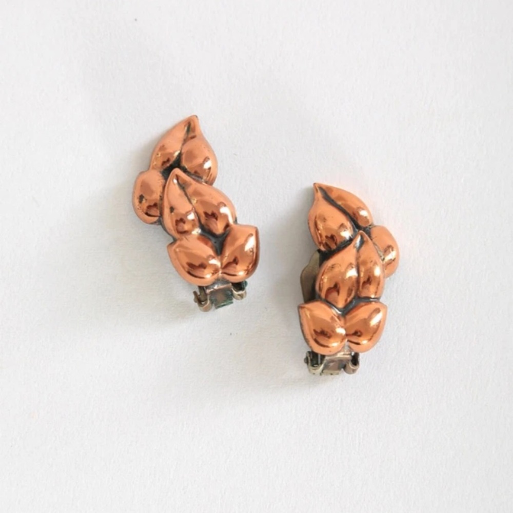 Vintage 50s RENOIR copper clip on earrings